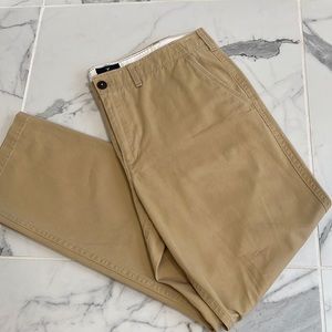 EUC American eagle, relaxed, straight, leg khaki pants